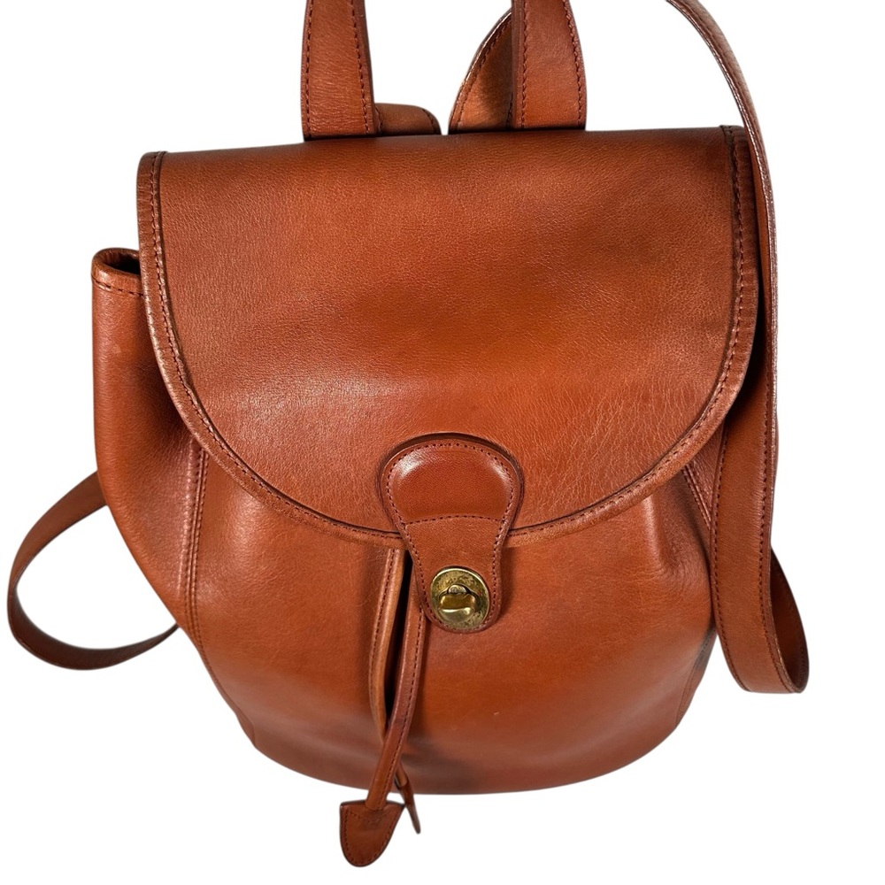 COACH VINTAGE Large Turn-lock Glove Tanned Leather Backpack in British Tan - Picture 10 of 16